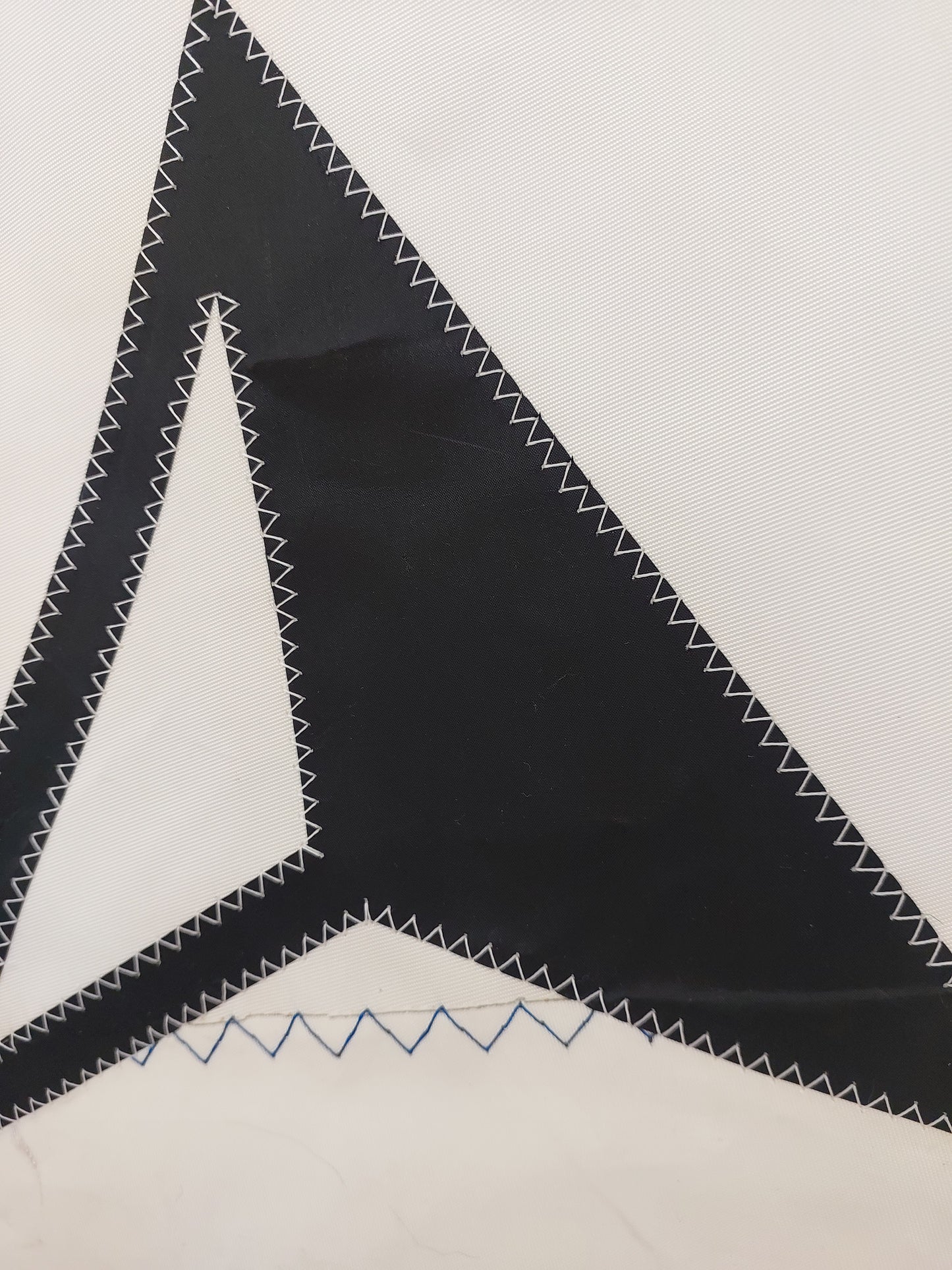 Compass Arrow Zip Tote 786