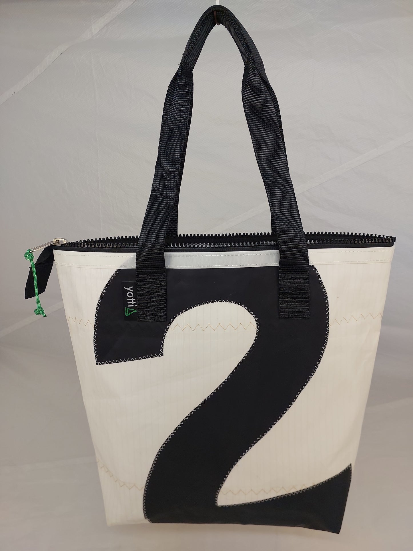 #2 Zip Tote 745