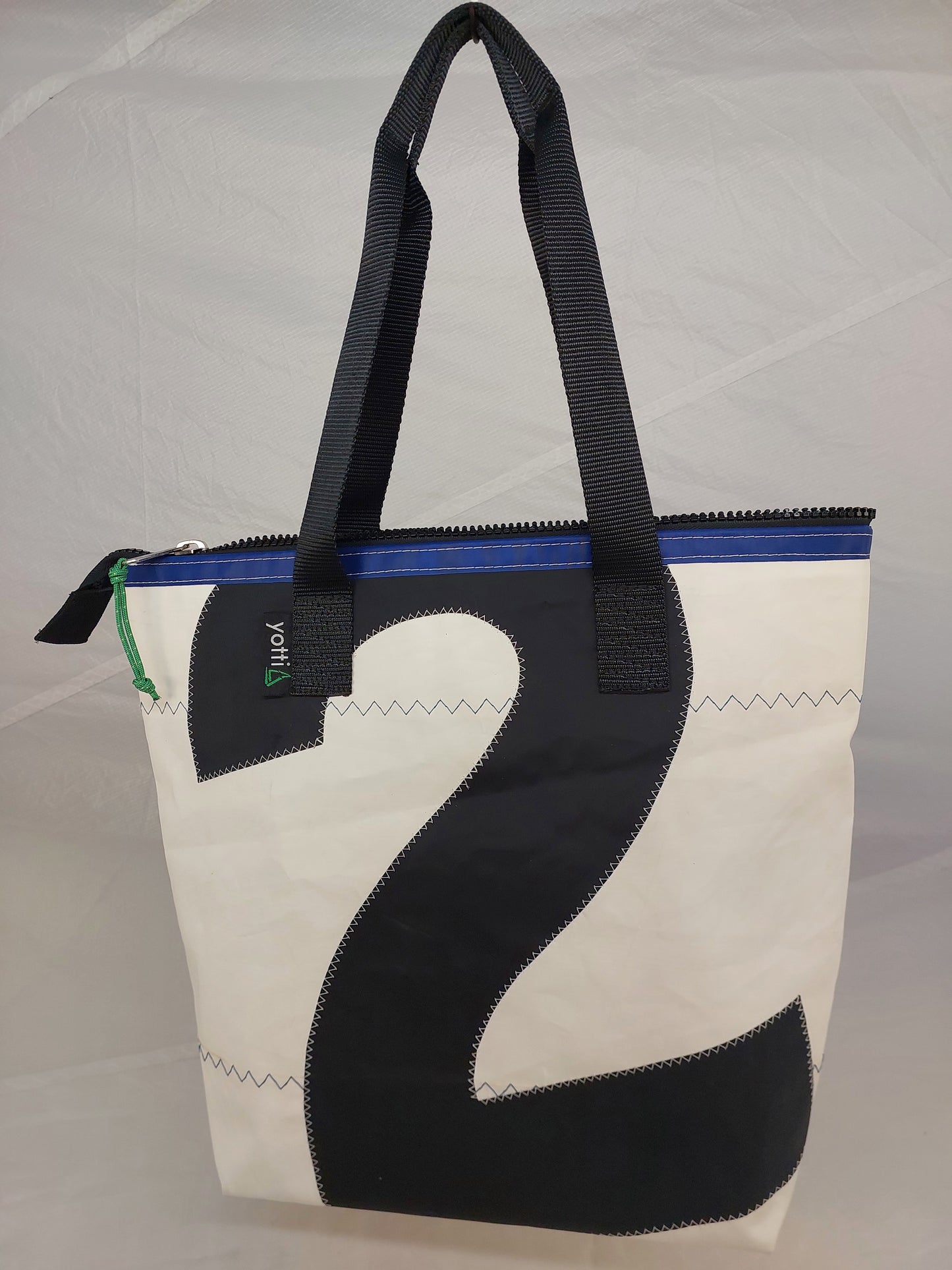 #2 Zip Tote 752