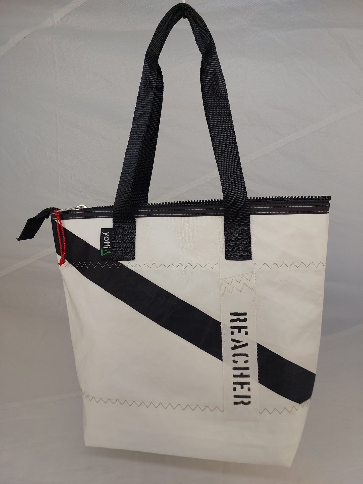 Reacher Zip Tote 754