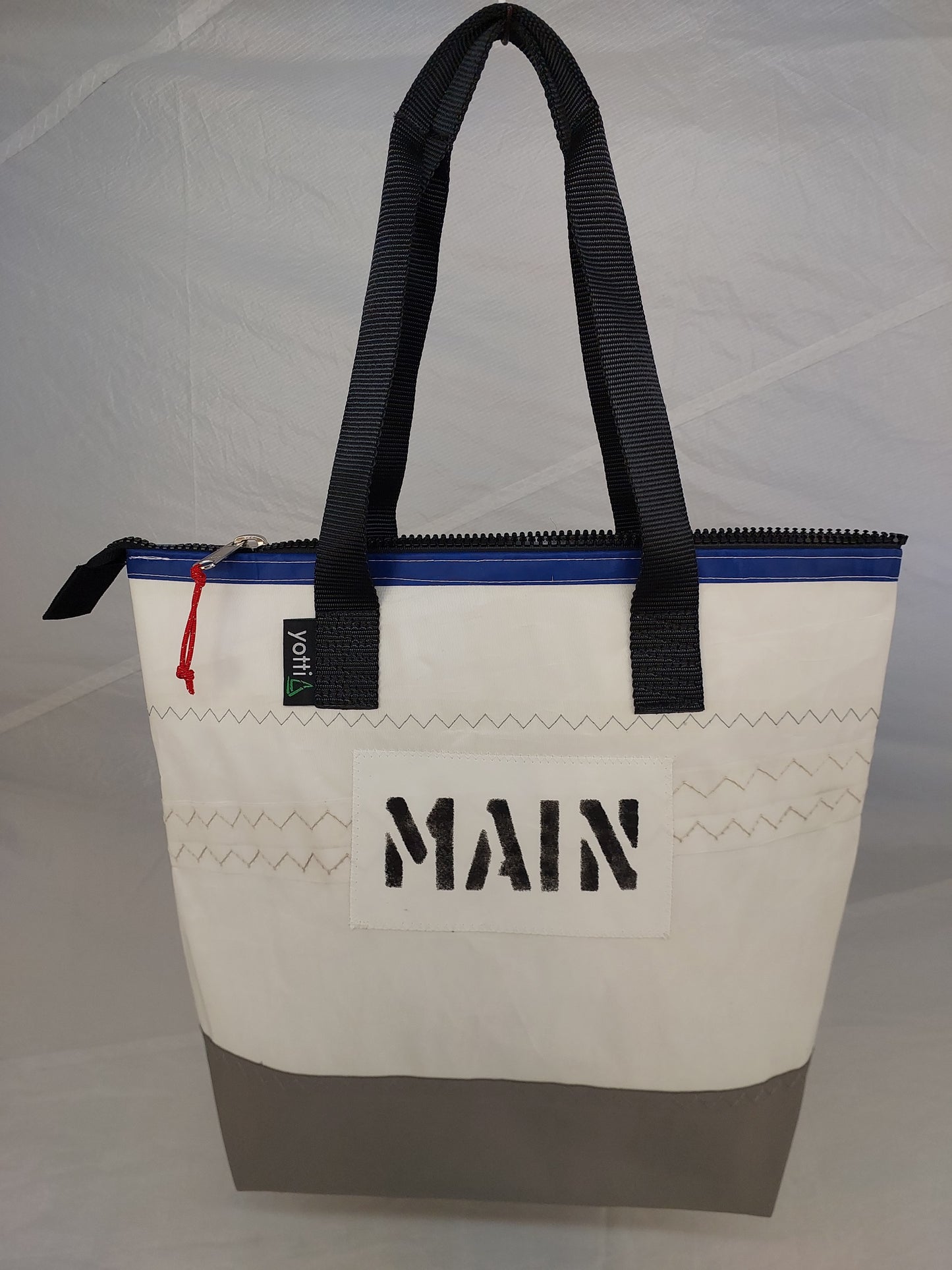 Main Zip Tote 773