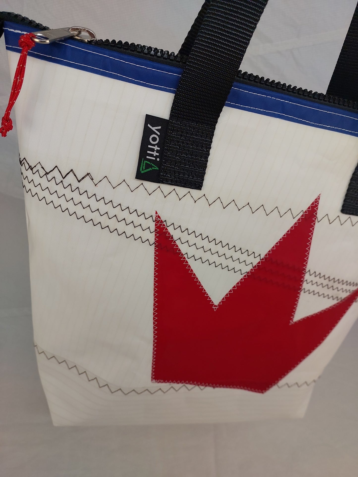 Crown Zip Tote 856