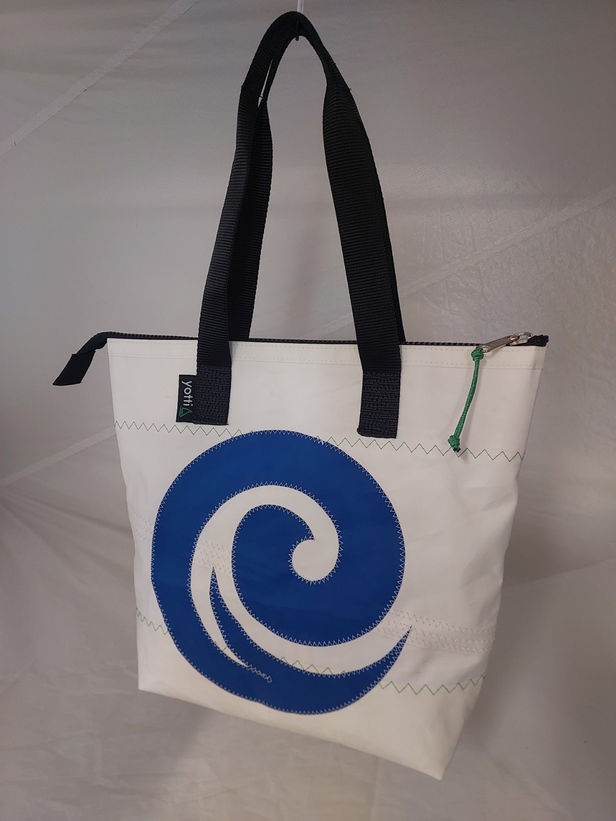 Wave Zip Tote 882