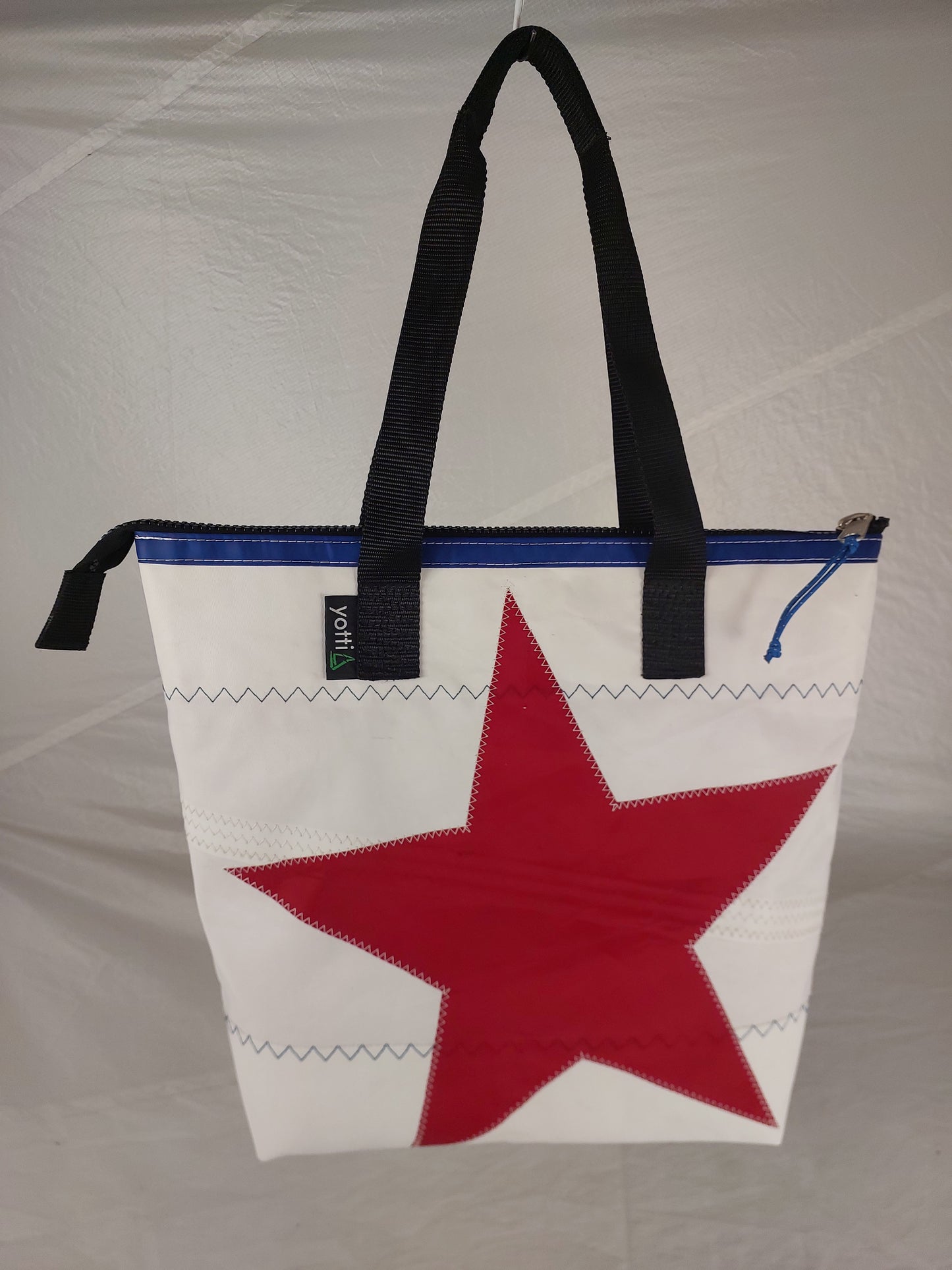 Red Star Zip Tote 943