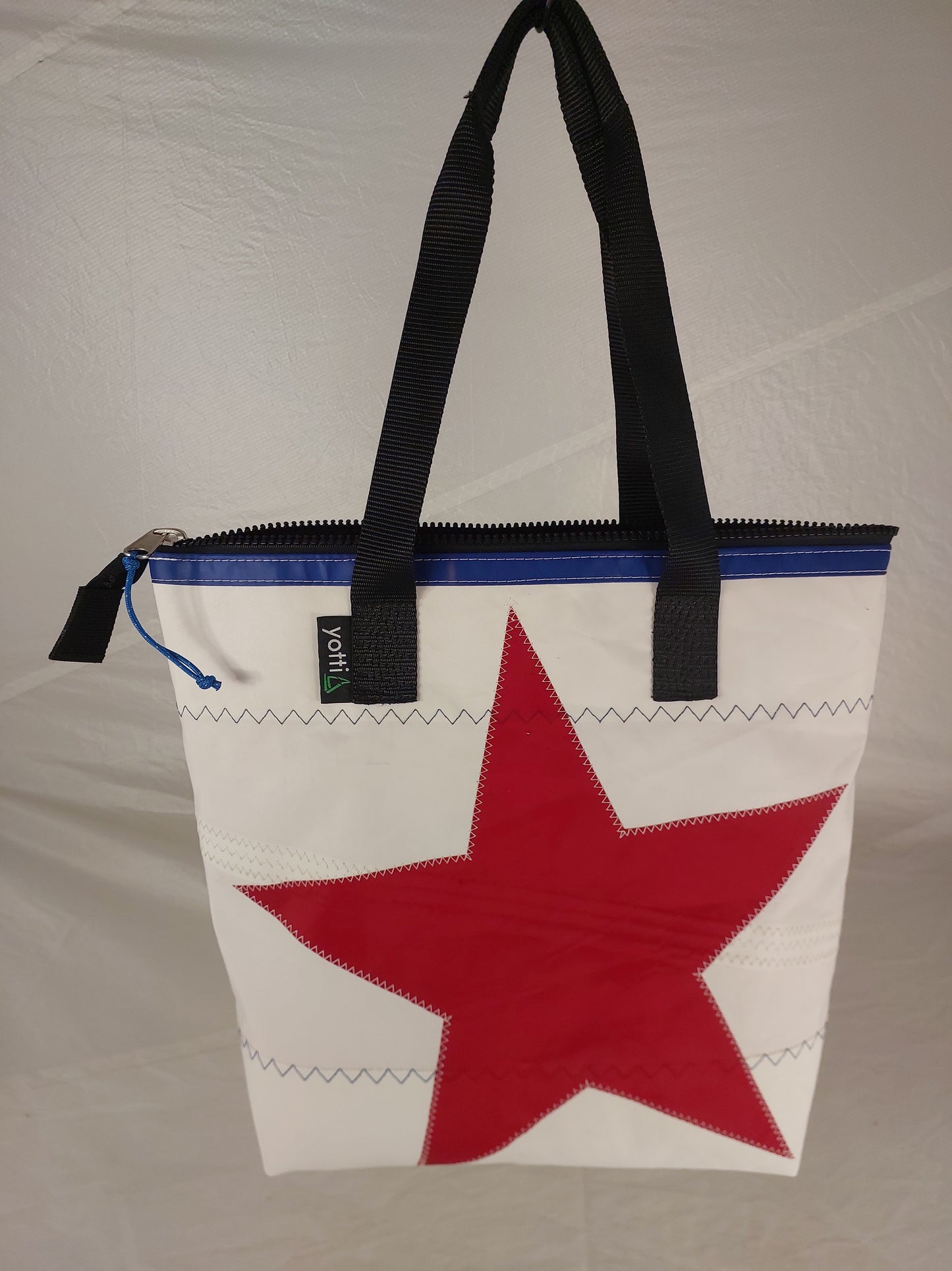 Red Star Zip Tote 943