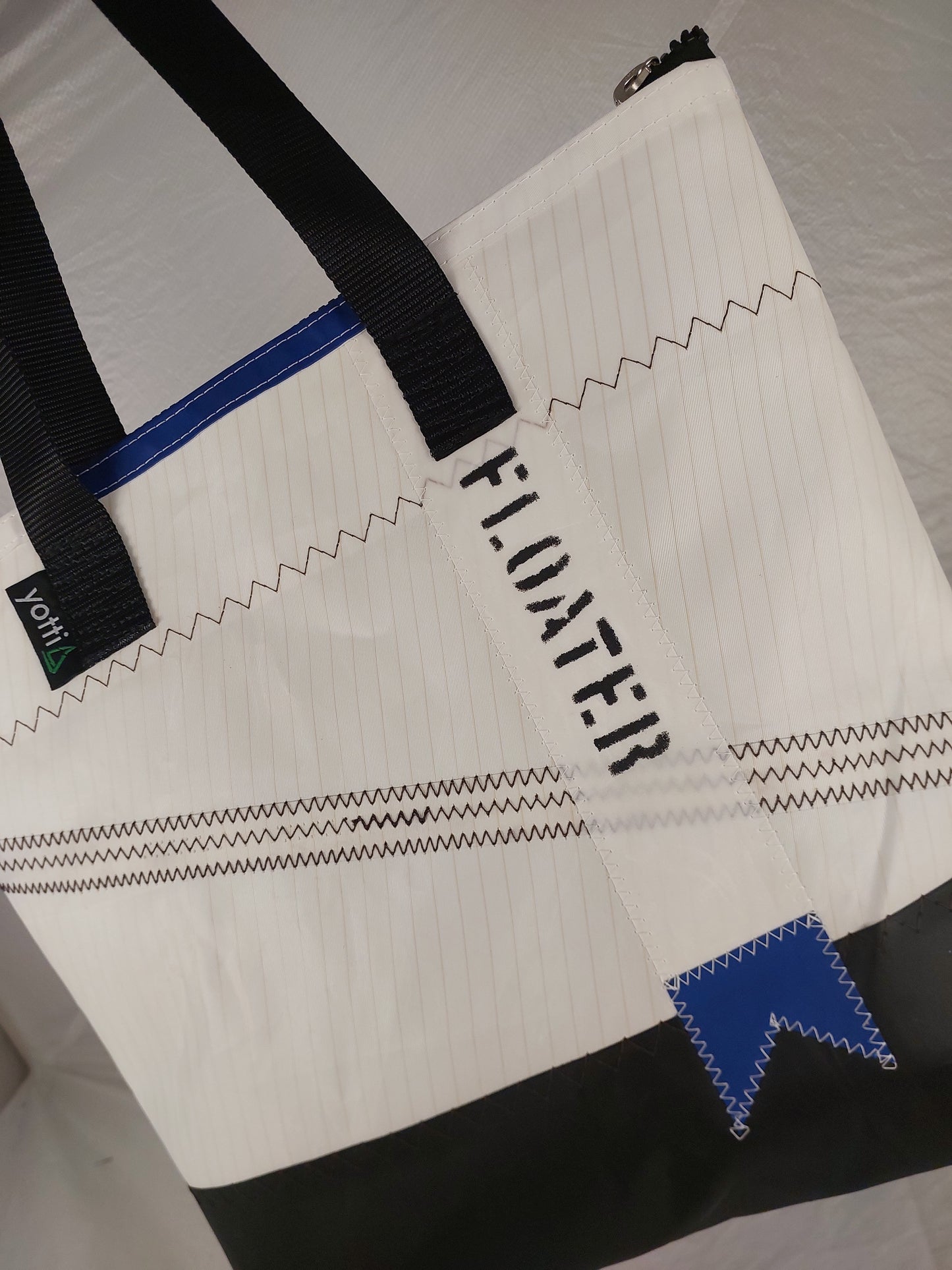 Alpha Floater Zip Tote 946