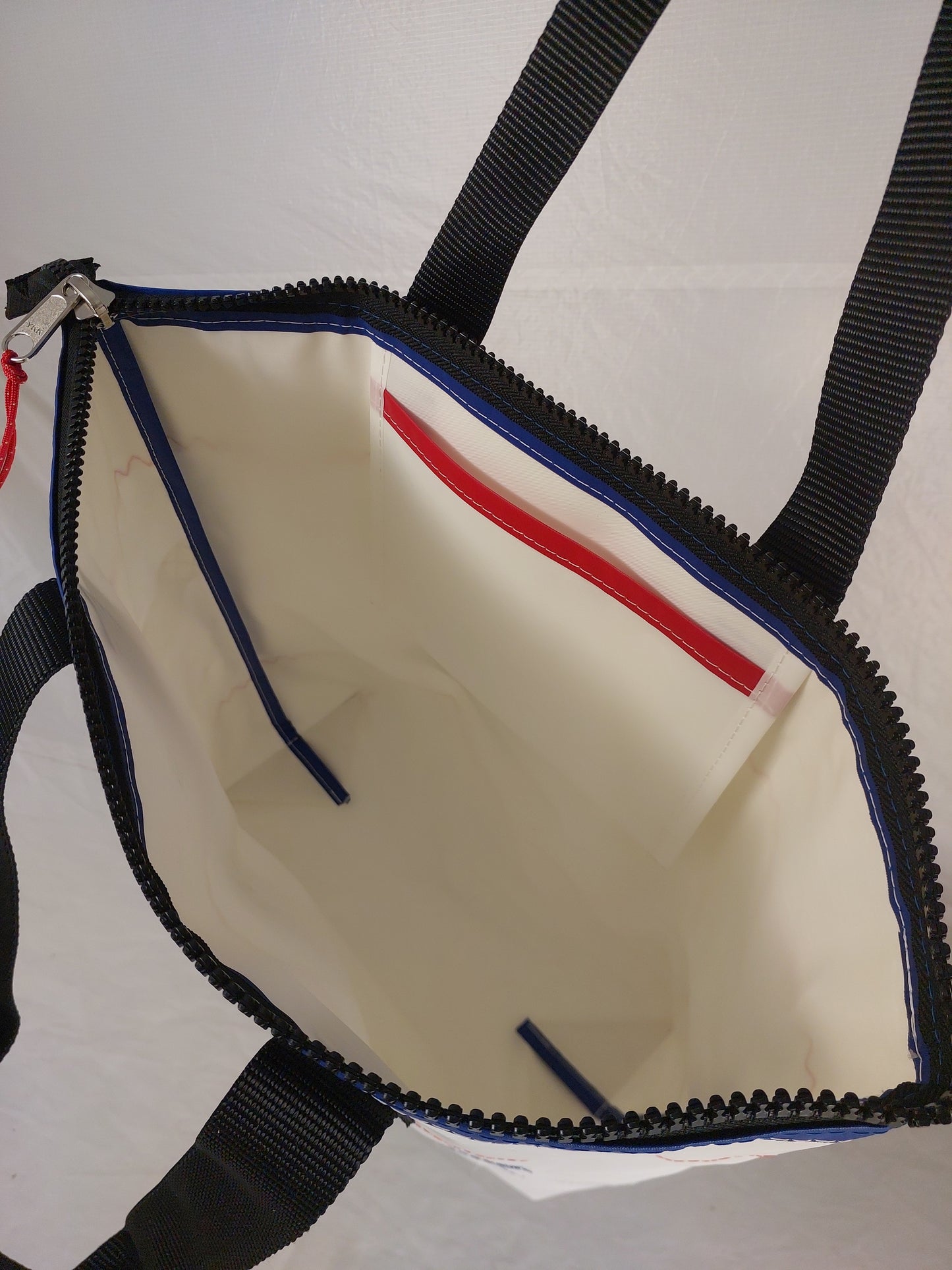 Alpha Floater Zip Tote 947